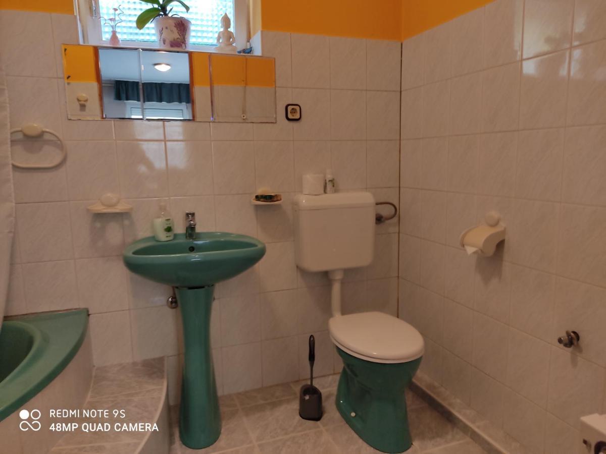 Fox Apartmanok Heviz Exterior photo