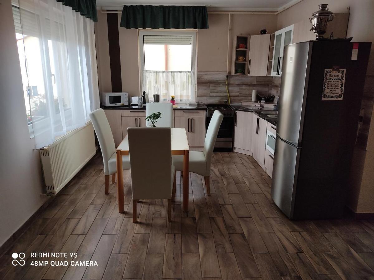 Fox Apartmanok Heviz Exterior photo