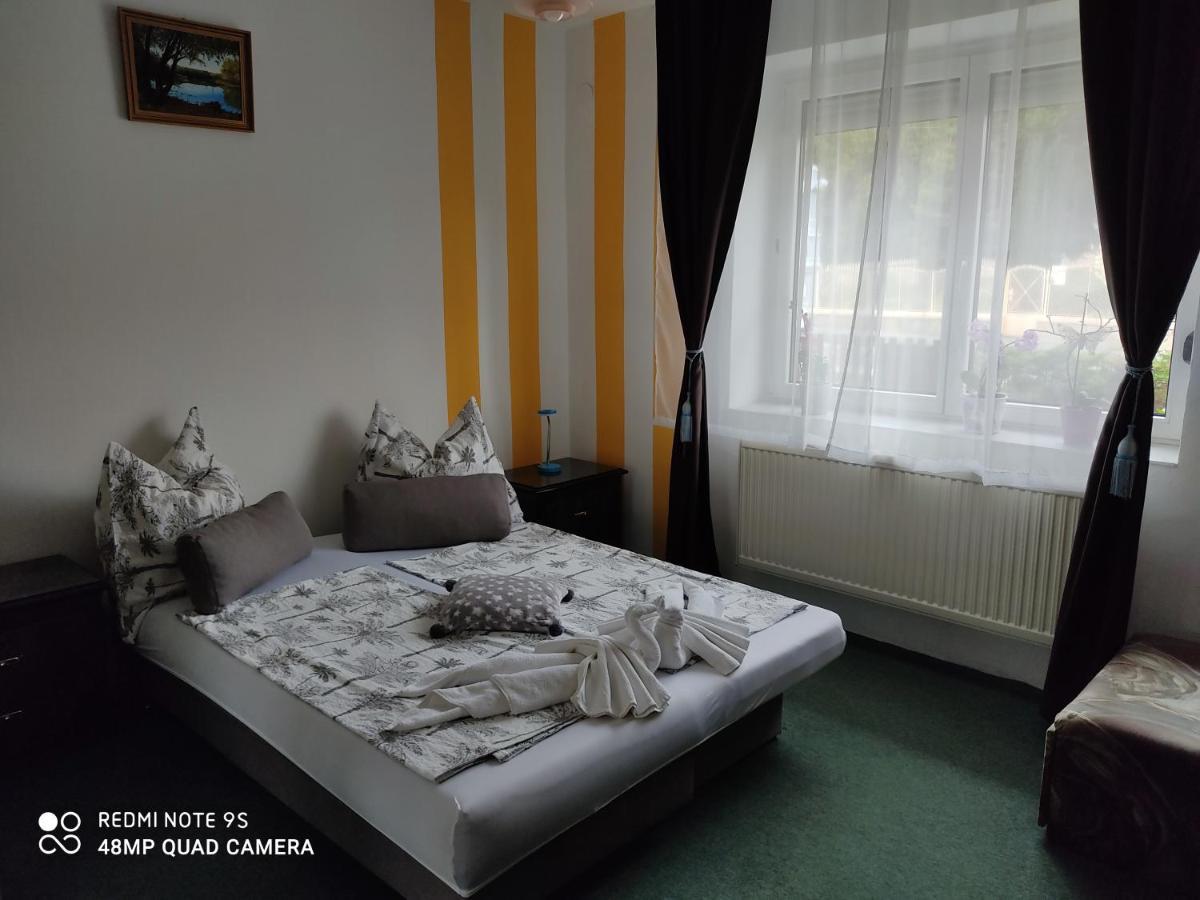 Fox Apartmanok Heviz Exterior photo