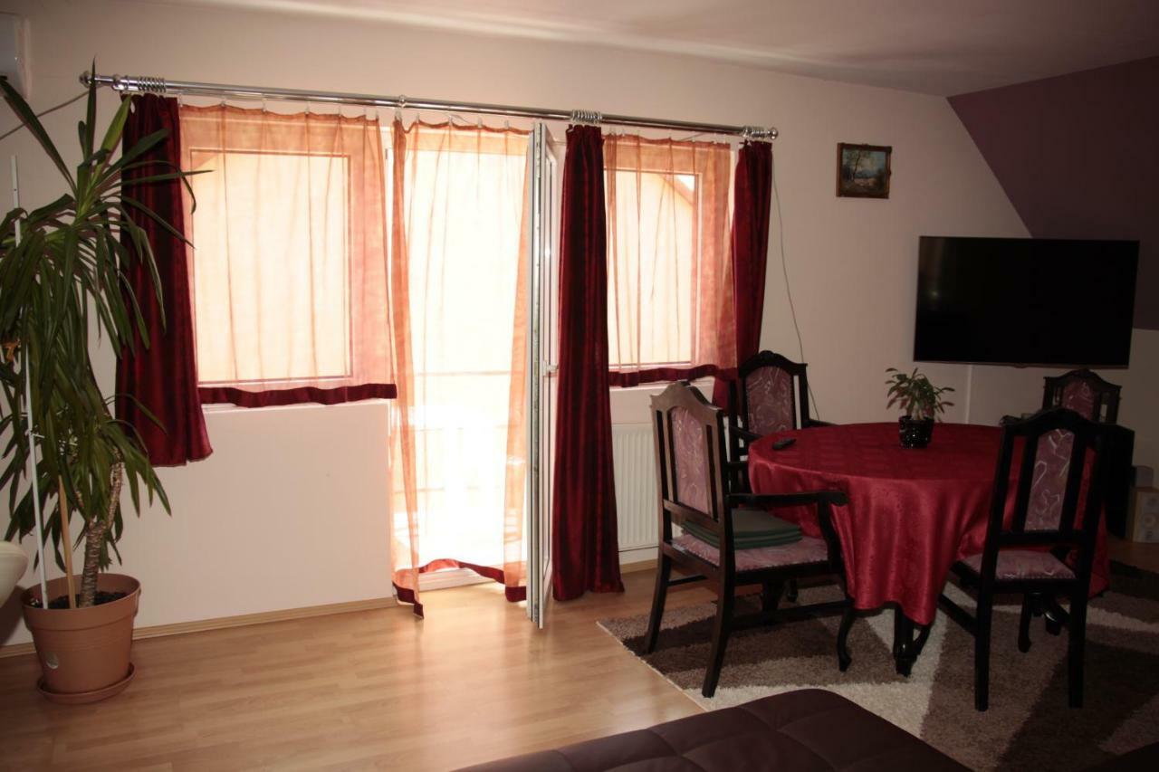 Fox Apartmanok Heviz Exterior photo