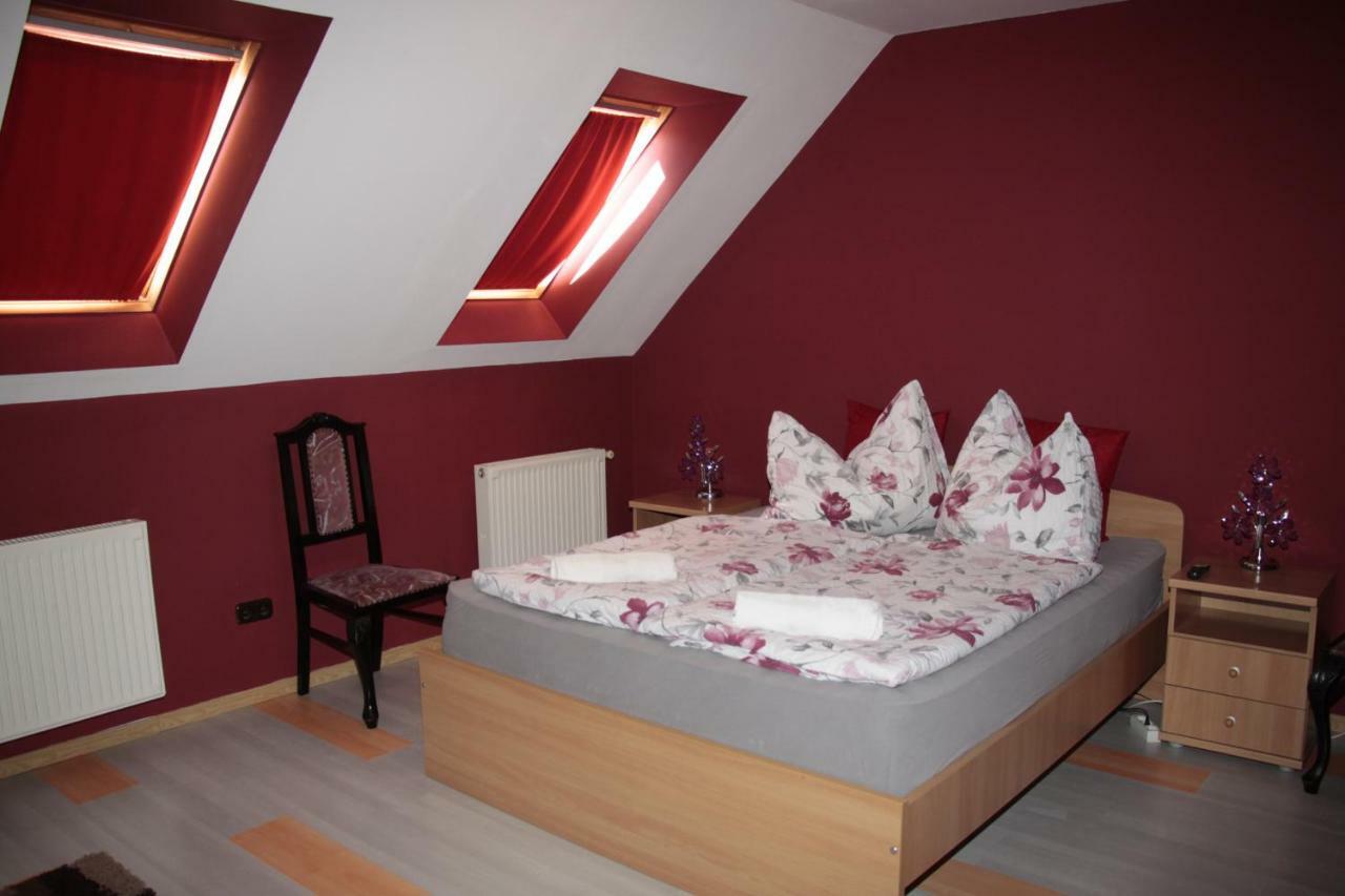 Fox Apartmanok Heviz Exterior photo